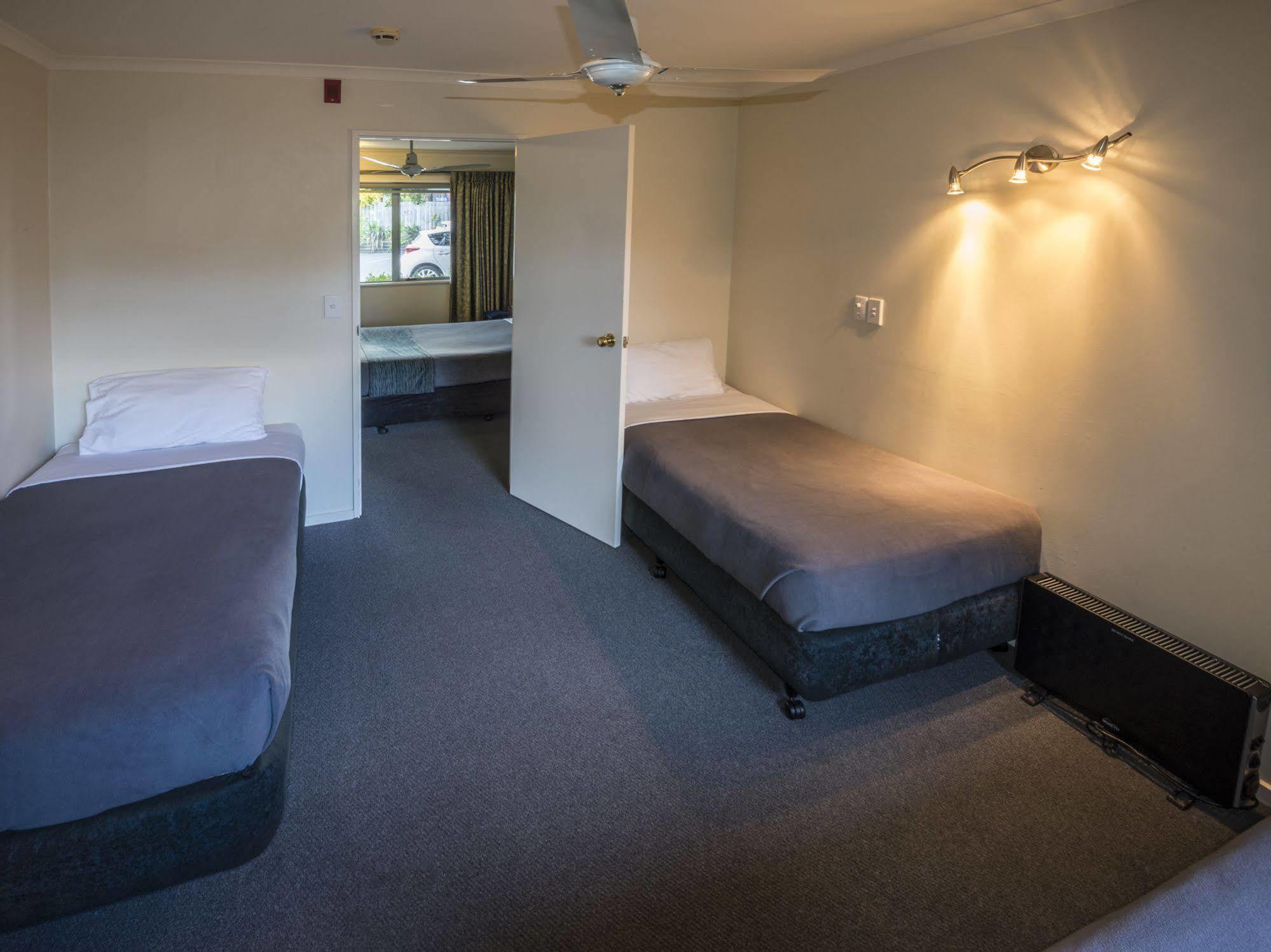 Gateway Motor Inn Mount Maunganui Exterior photo